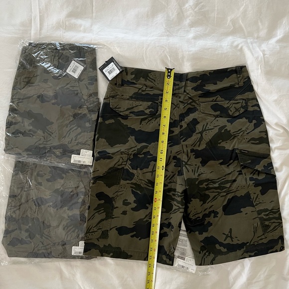 Volcom Cargo Camo Shorts Size 34 NWT - Picture 2 of 5